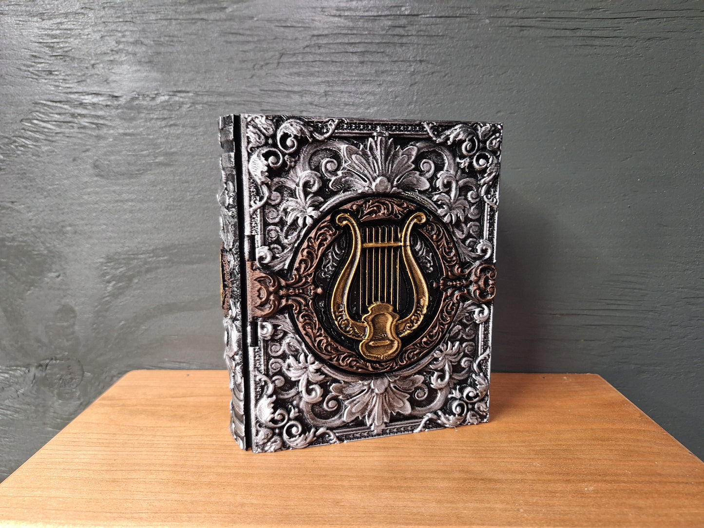 Bard Class Reforged Storage Tome